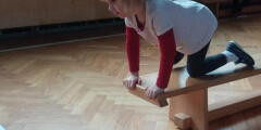 Oranžová třída v tělocvičně